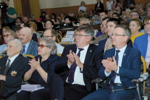 Концерт для ветеранов. На первом ряду три ректора: Б.А. Никифоров, М.В. Чукин, Д.В. Терентьев